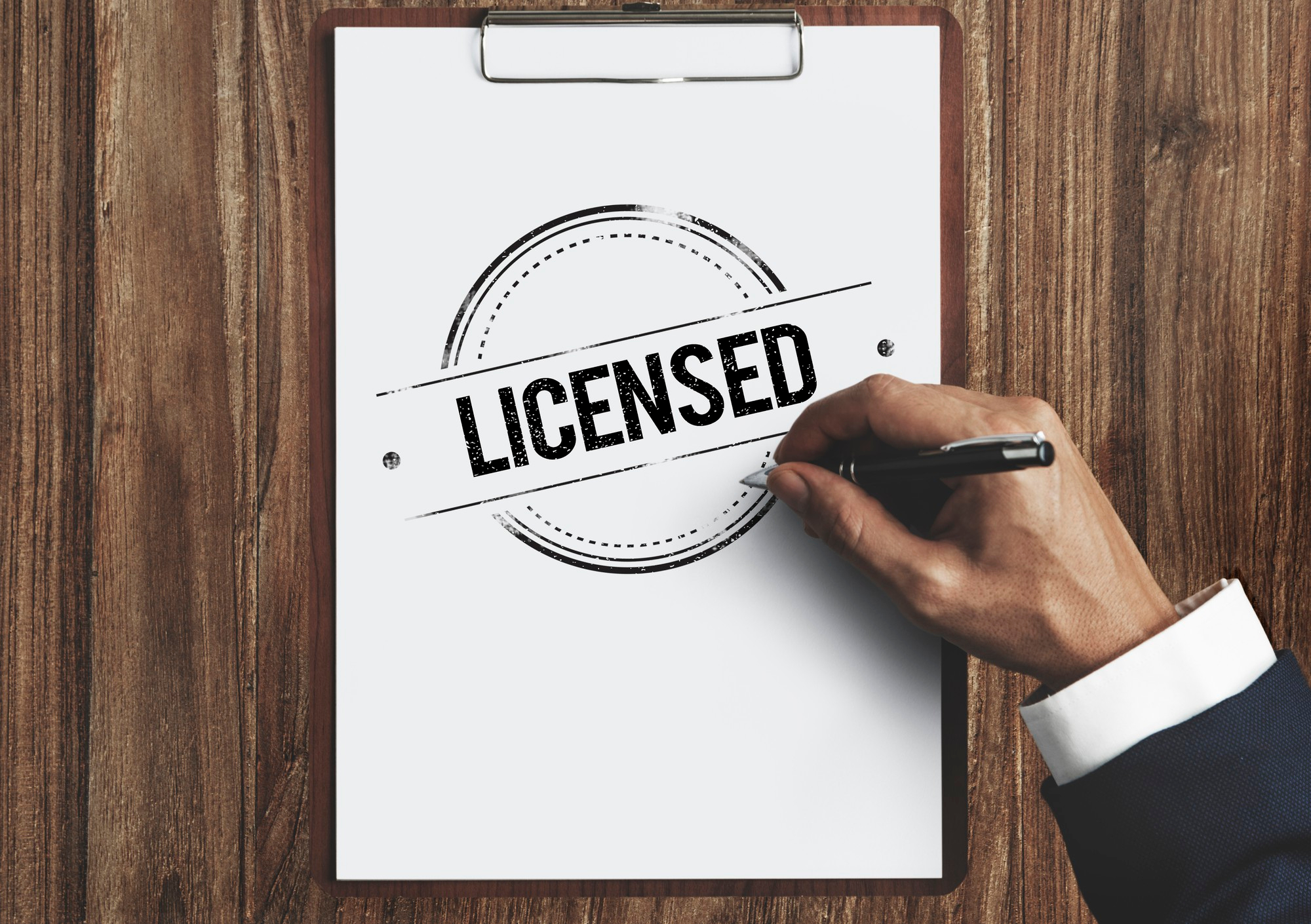 You are currently viewing ADGM Tech Start-up Commercial License v DIFC FinTech Commercial